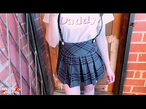 ❤️ Schoolgirl Sucks a dick gu domhainn agus fucks an àite clasaichean. ❌  Porn dachaigh  aig gd.trysex.ru