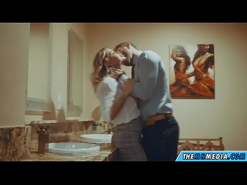 ❤️ Nuair a bhios fionn mòr gad mhealladh ann an seòmar fois poblach ❌  Porn dachaigh  aig gd.trysex.ru